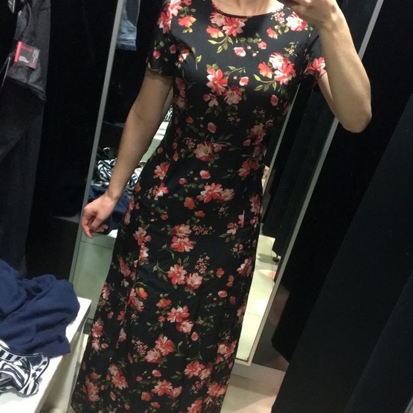 Gorgeous floral maxi dress - Picture 5 of 5